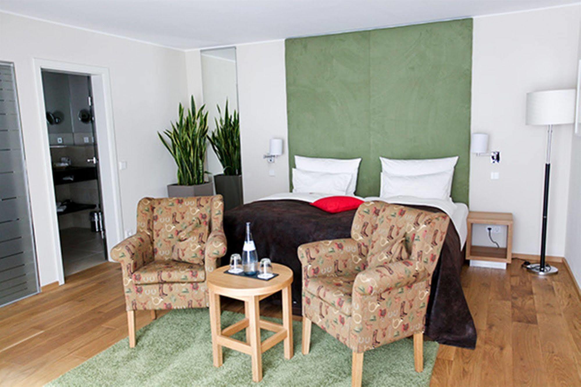 Hotel Palatina "Hotel-Restaurant" Neustadt an der Weinstraße Εξωτερικό φωτογραφία